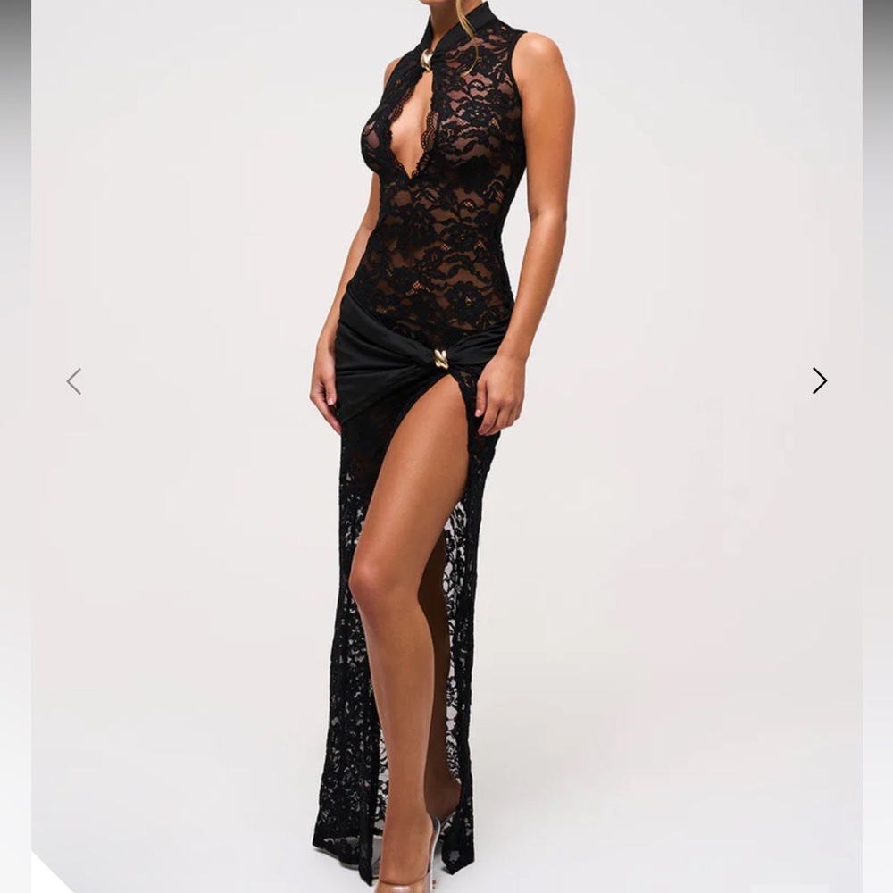 Murci Onyx Lace Keyhole Maxi Dress